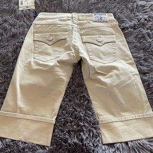 Knee length roll bermuda